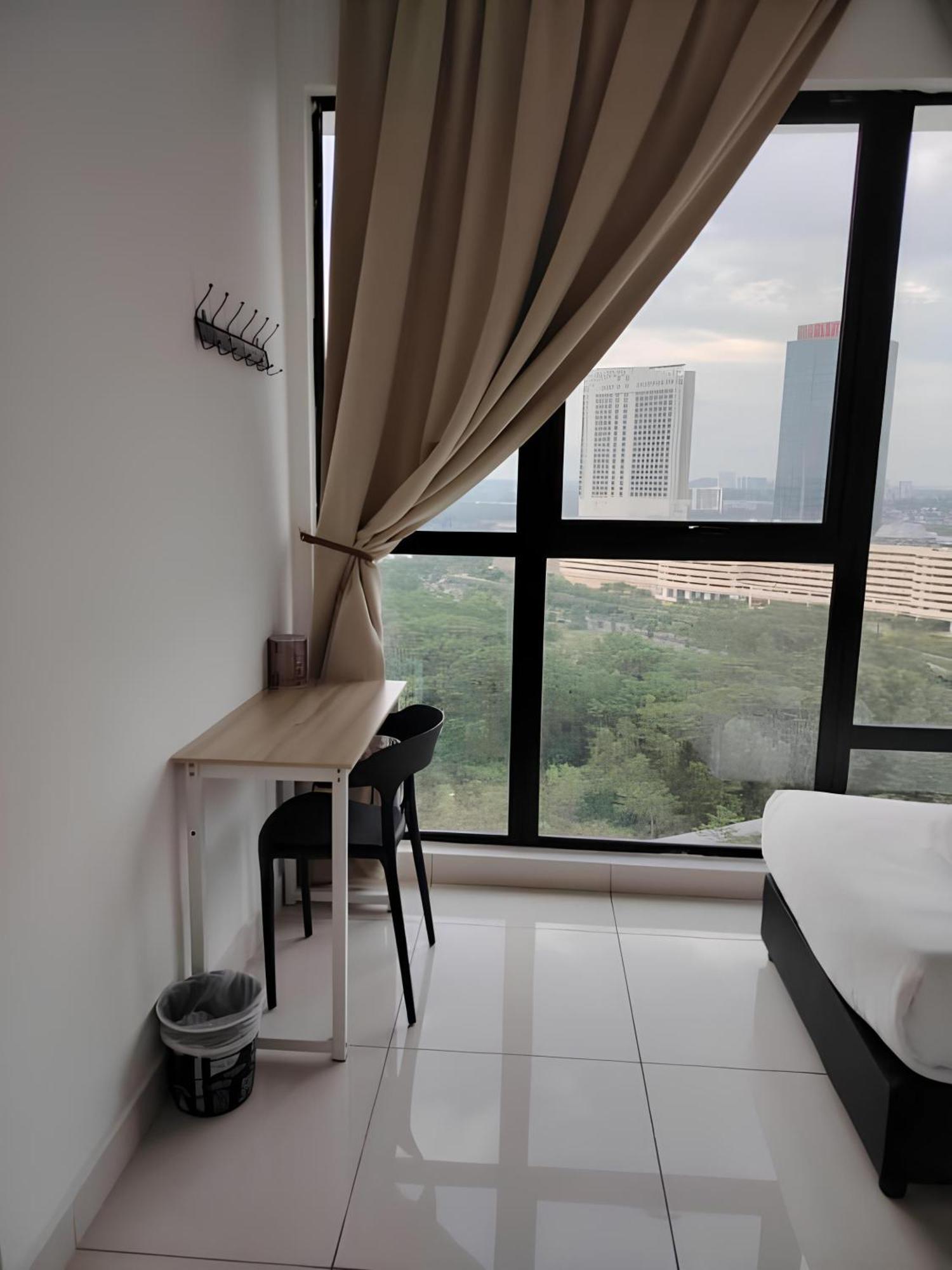 Mid Valley Megamall View Southkey Mosaic 3br 2free By Natol Apartemen